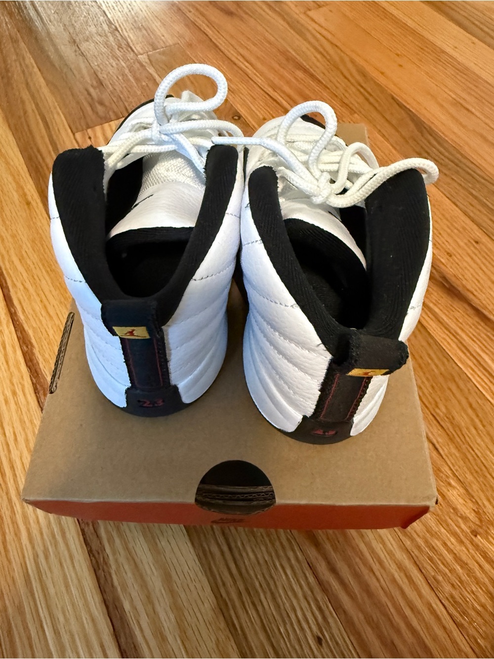 Jordan 12 Retro - Picture 3 of 6